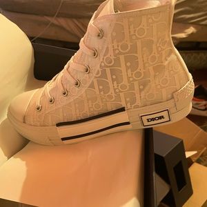 Christian Dior Hightop sneaker